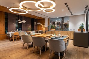 Petit déjeuner complet (7500 AMD par personne)