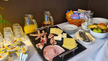 Desayuno buffet todos los días (con cargo)