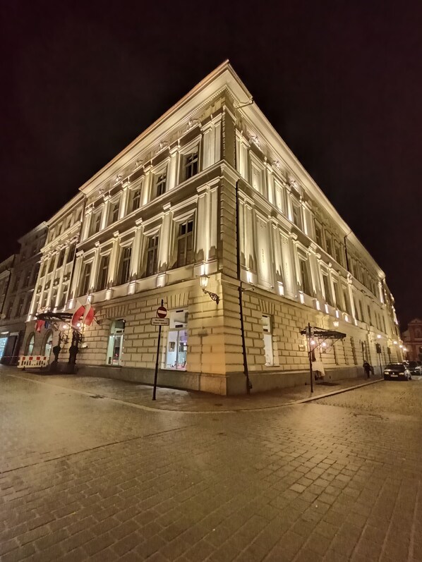 Front of property - Grand Hotel (Kraków)