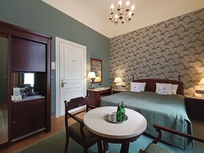 1 bedroom, hypo-allergenic bedding, minibar, in-room safe
