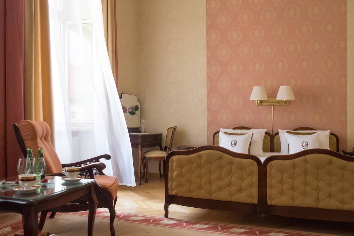 Deluxe Double Room | Hypo-allergenic bedding, minibar, in-room safe, individually decorated