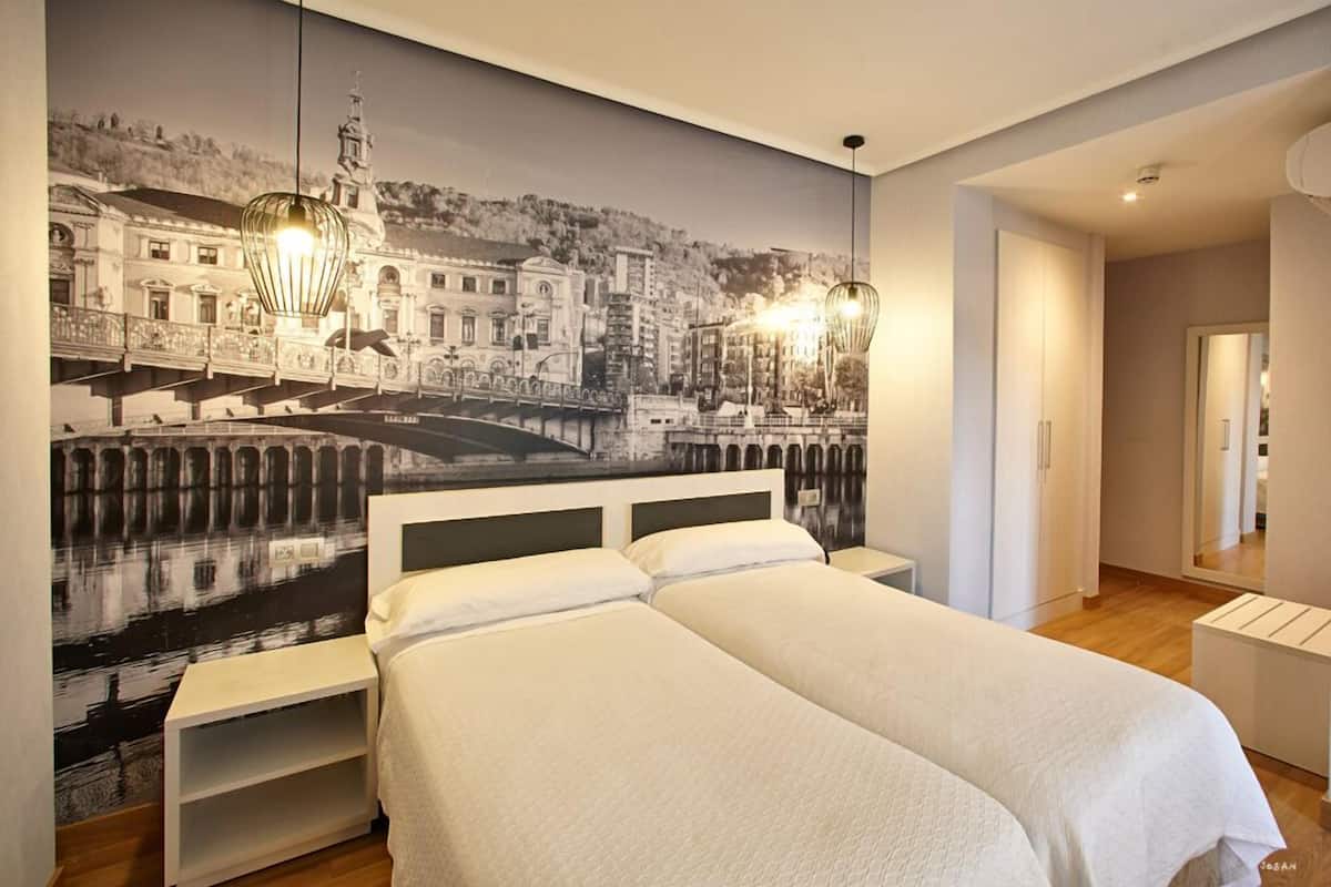 Triple Room | In-room safe, soundproofing, iron/ironing board, free cribs/infant beds