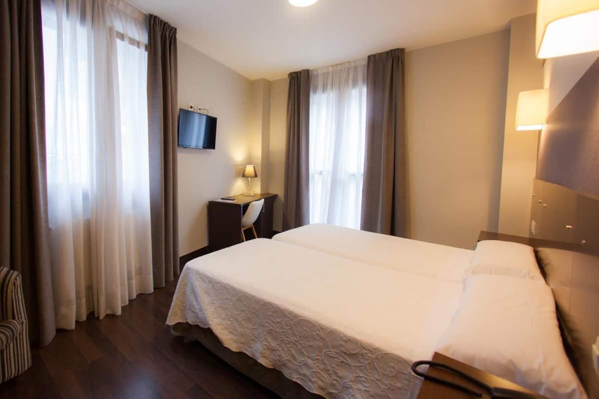 In-room safe, desk, laptop workspace, soundproofing