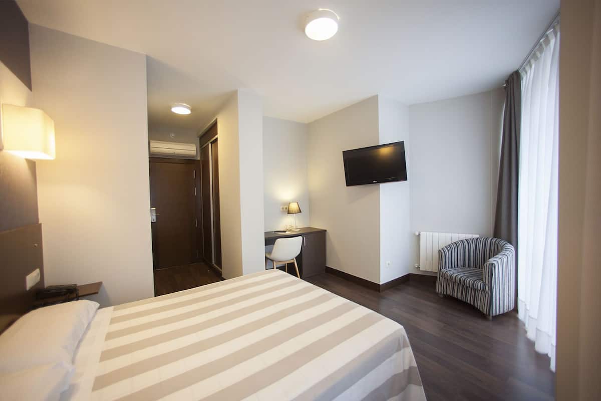 Double Room, 1 Double or 2 Single Beds