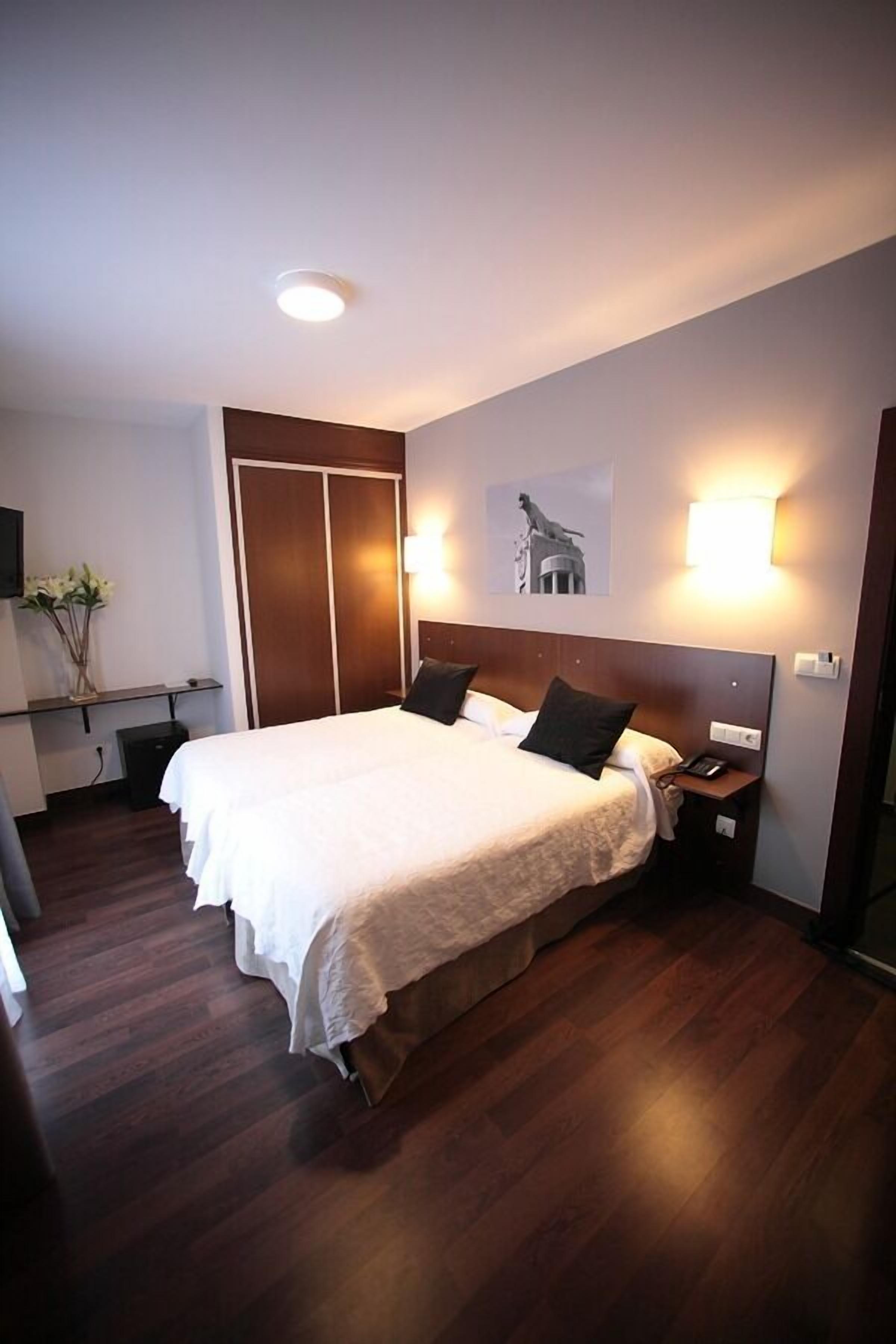 in-room safe, soundproofing, iron/ironing board, free cots/infant beds