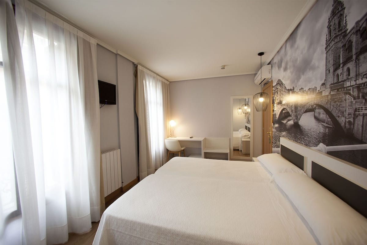 In-room safe, desk, laptop workspace, soundproofing