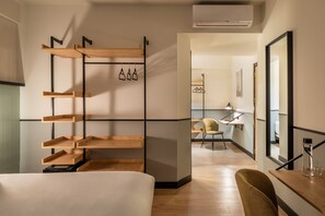 Family Room | 1 bedroom, in-room safe, desk, free WiFi