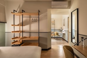 Chambre Familiale | Coffres-forts dans les chambres, bureau, Wi-Fi gratuit, draps fournis