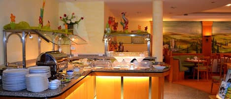 Buffet déjeuner (5 EUR par personne)