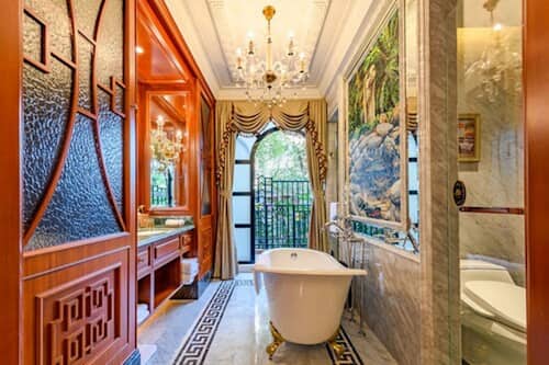 Chambre, terrasse | Salle de bain | Ensemble douche/baignoire, articles de toilette de luxe, sèche-cheveux