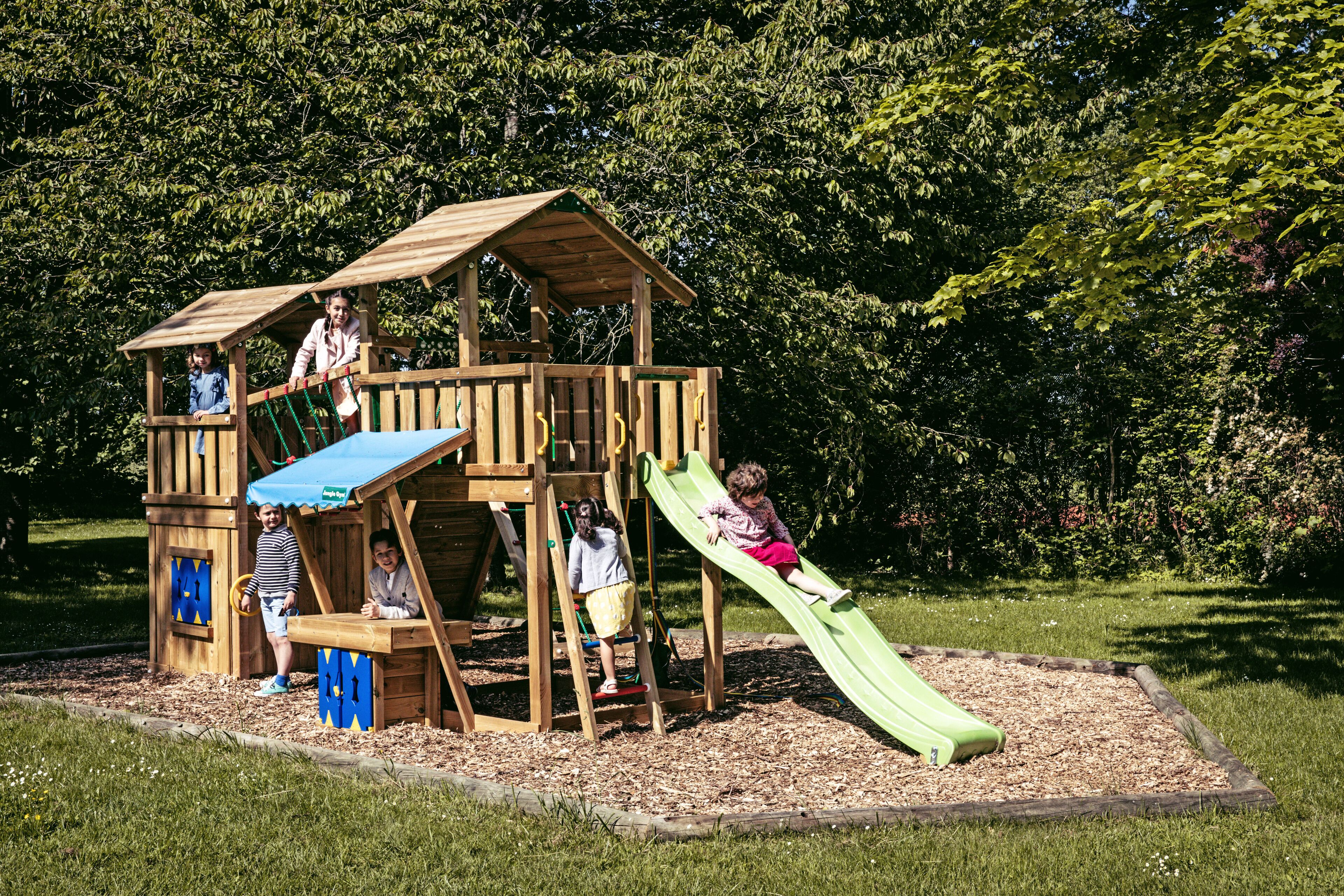 children’s play area – outdoor