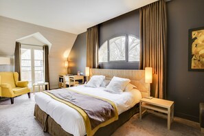 Coffres-forts dans les chambres, décoration personnalisée, bureau