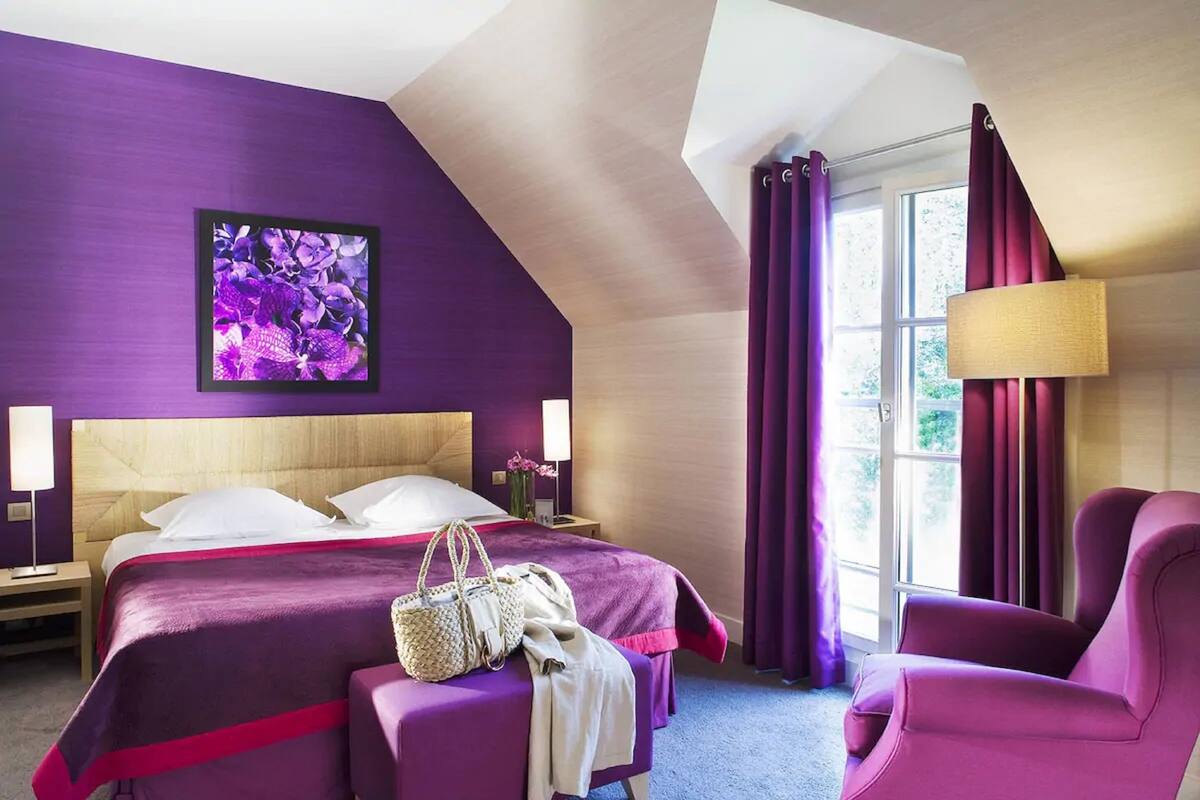 In-room safe, desk, soundproofing, iron/ironing board (on request)