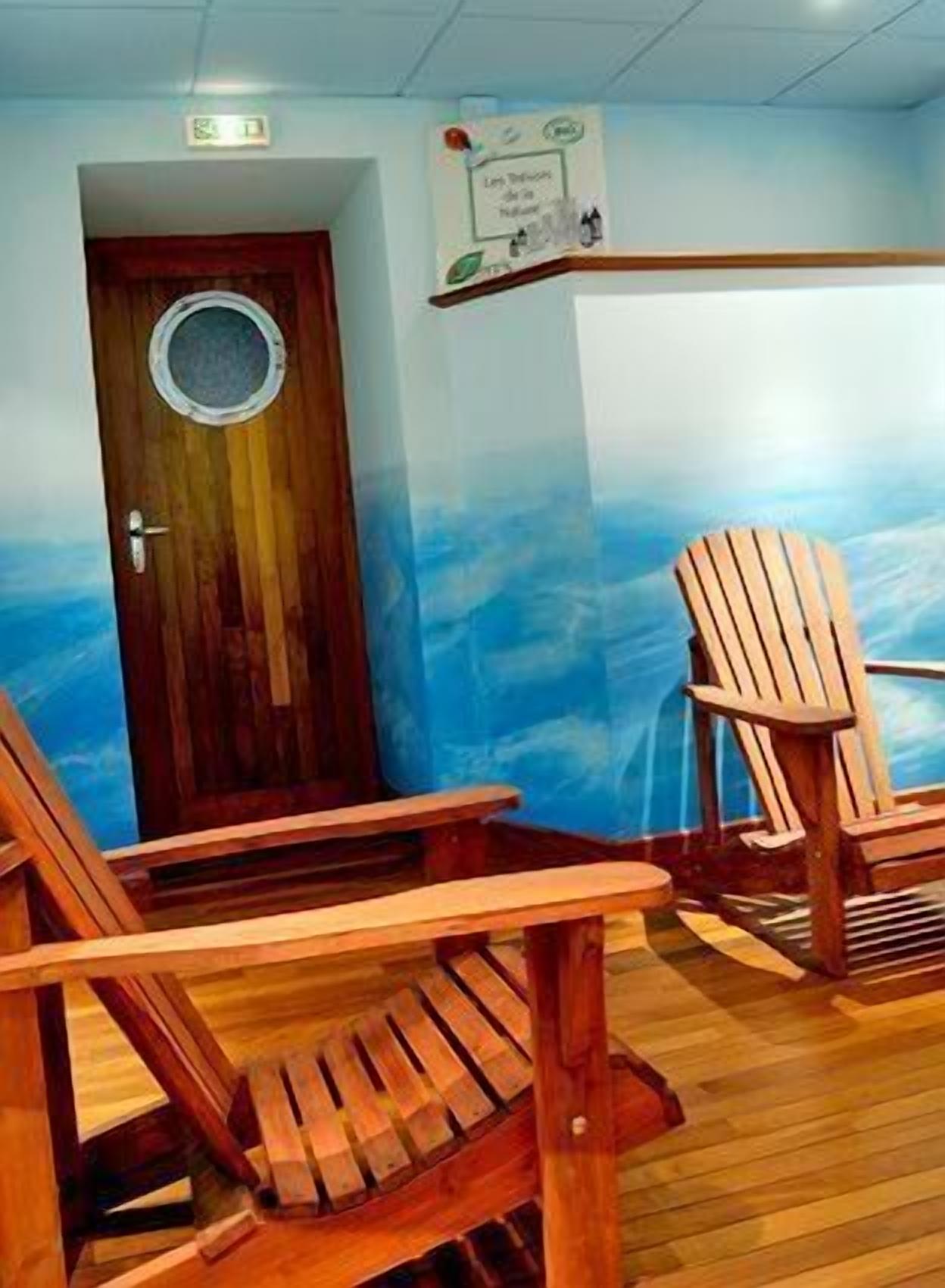 sauna, hot tub, turkish bath/hammam, body treatments, thai massages