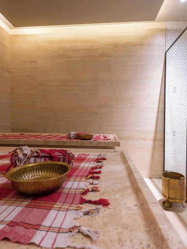 Couples treatment room(s), sauna, Turkish bath/hammam, body treatments