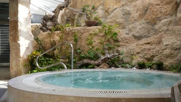 Behandlingsrum för par, bastu, bubbelpool och turkiskt bad/hamam