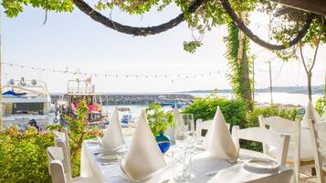 7 Restaurants, Frühstück, Mittagessen, Fisch und Meeresfrüchte