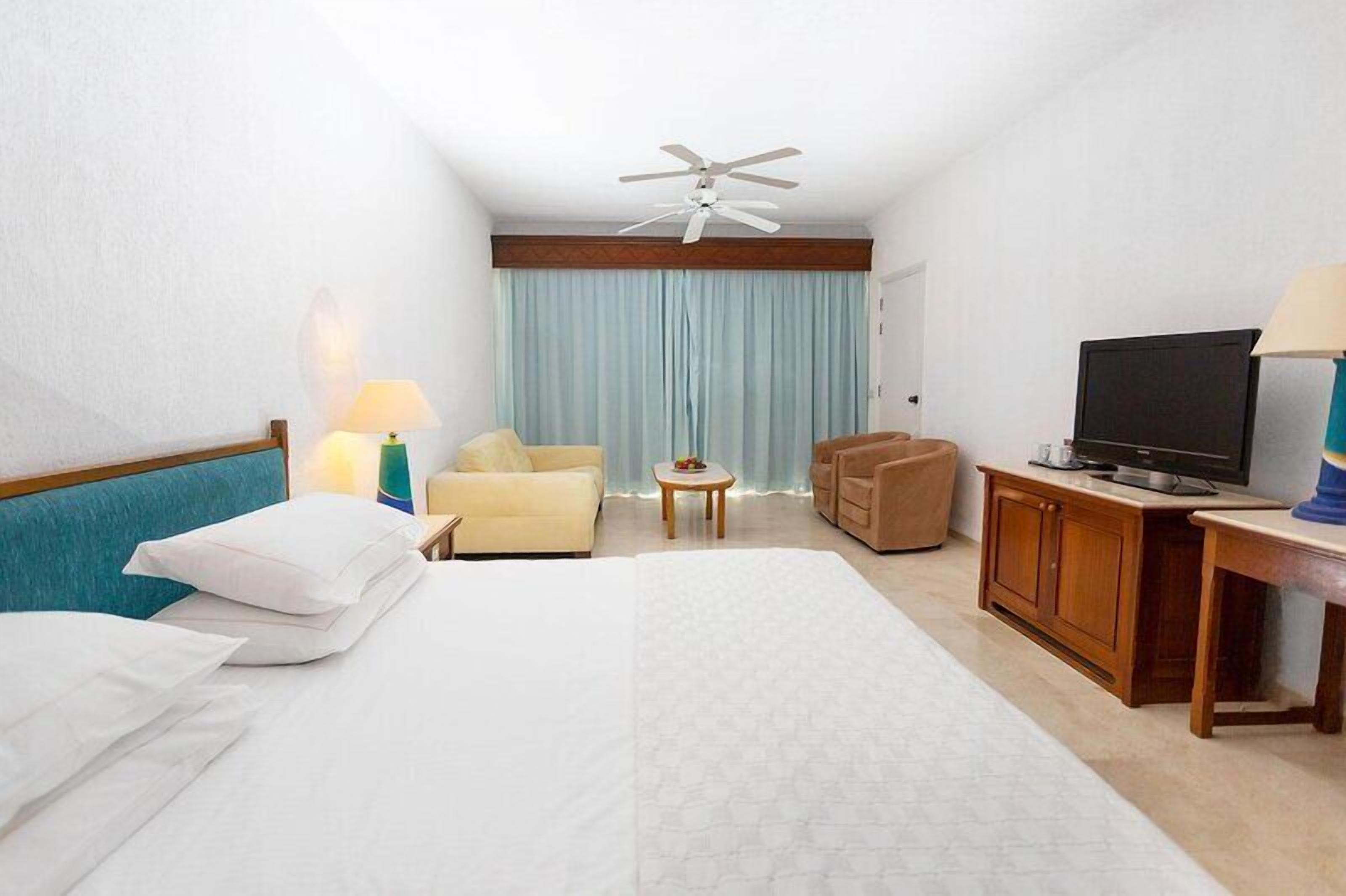 Superior Studio, Sea View | Premium bedding, minibar, in-room safe, blackout drapes