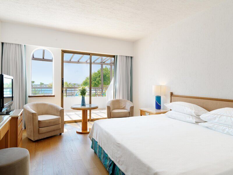 Suite, 1 Bedroom | Premium bedding, minibar, in-room safe, blackout drapes