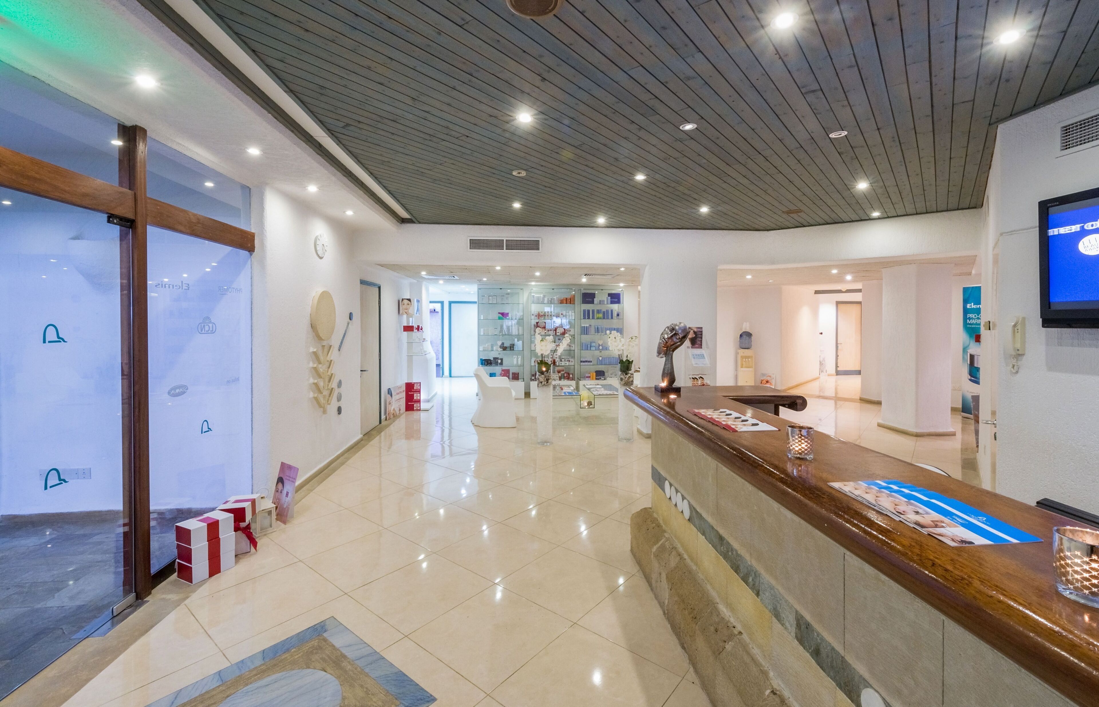 couples treatment room(s), sauna, hot tub, turkish bath/hammam