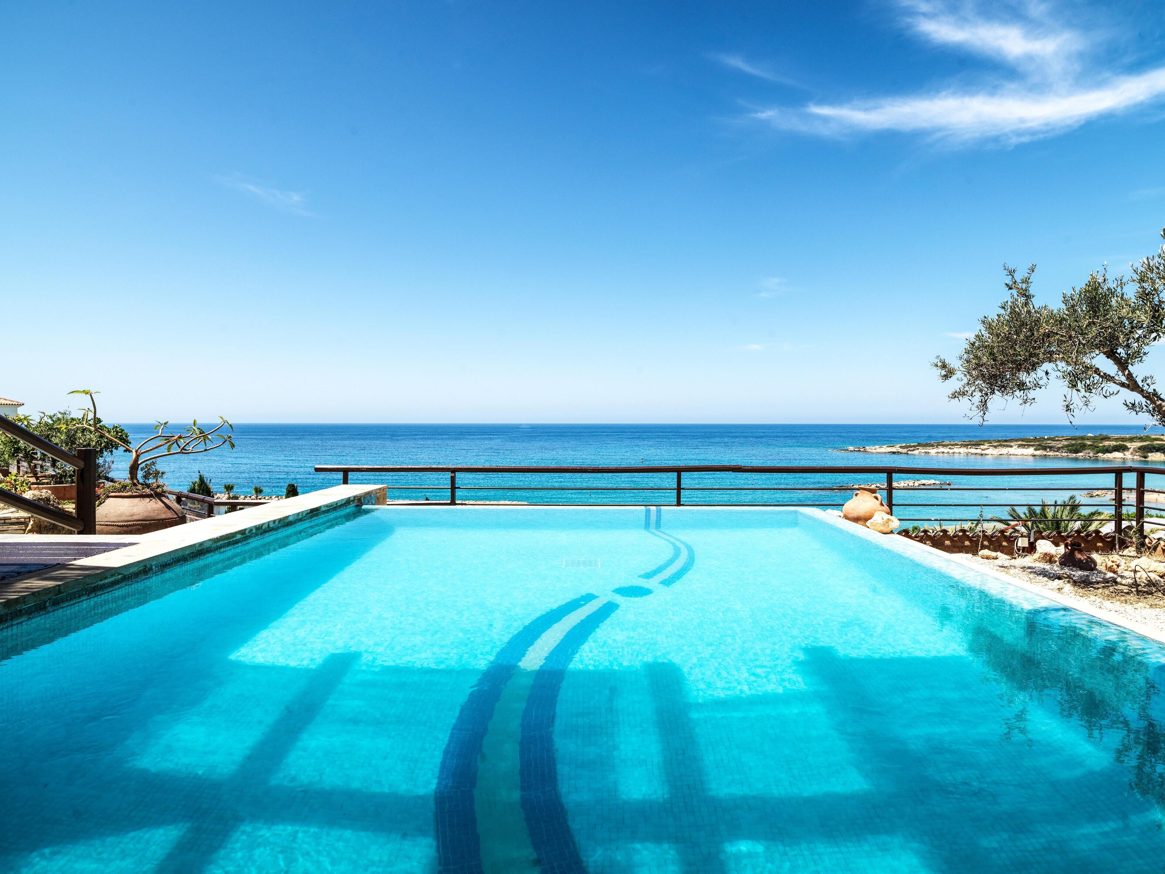 Premium bedding, minibar, in-room safe, blackout curtains