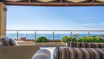 Royal Suite, 1 Bedroom, Sauna, Sea View | 1 bedroom, premium bedding, minibar, in-room safe
