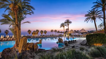 Indoor pool, 3 outdoor pools, pool umbrellas, sun loungers