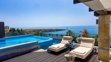 Royal Suite, 1 Bedroom, Sauna, Sea View | Premium bedding, minibar, in-room safe, blackout drapes