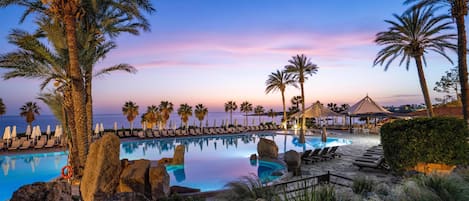 Indoor pool, 3 outdoor pools, pool umbrellas, sun loungers