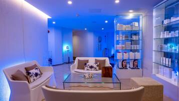 4 Bars/Lounges, Poolbar