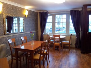 Breakfast area - Blarney Castle Hotel (Blarney)