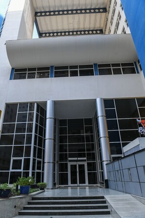 Property entrance - Juffair Grand Hotel (Manama)