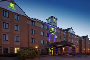 Exterior - Holiday Inn Express London - Dartford by IHG (Dartford)
