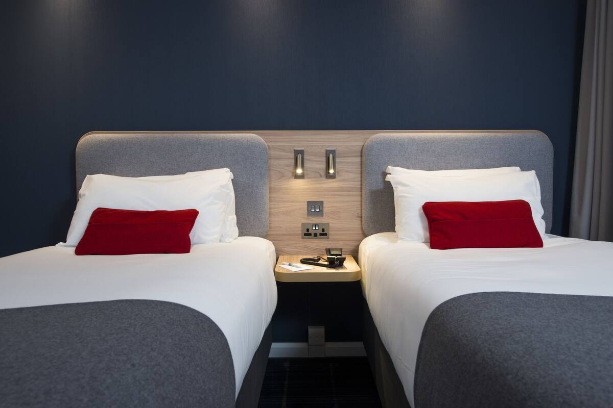 standard room, 2 single beds (with free hot breakfast) | desk, laptop workspace, blackout curtains, iron/ironing board