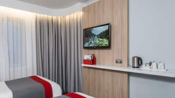 Standard Room, 2 Twin Beds (with Free Hot Breakfast) | Desk, laptop workspace, blackout drapes, iron/ironing board