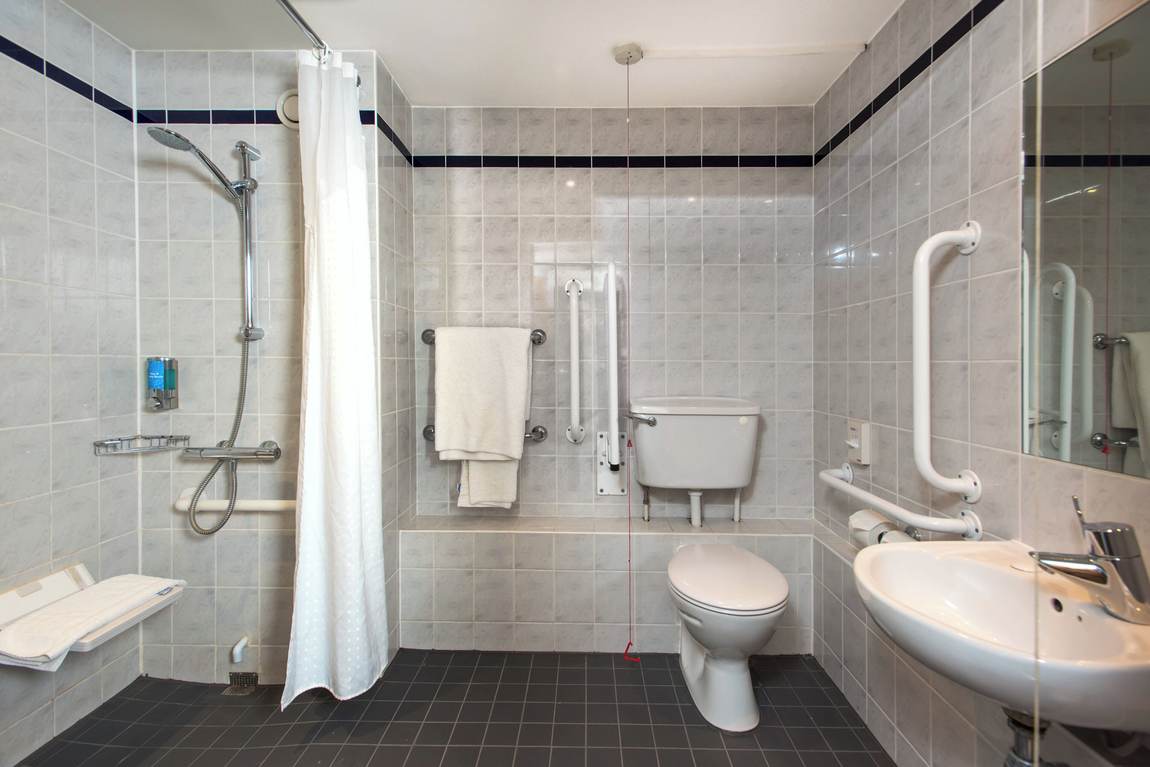 Standard Room, 1 Double Bed, Accessible (with Free Hot Breakfast) | Bathroom | Shower, eco-friendly toiletries, hair dryer, towels