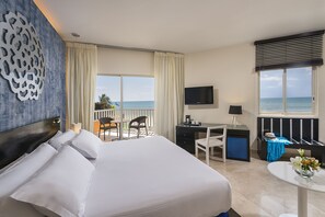Relax in this stylish room with a large bed, desk, and flat-screen TV, plus a balcony offering a stunning sea view.