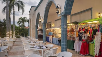 5 restaurants, breakfast, lunch, dinner served; international cuisine