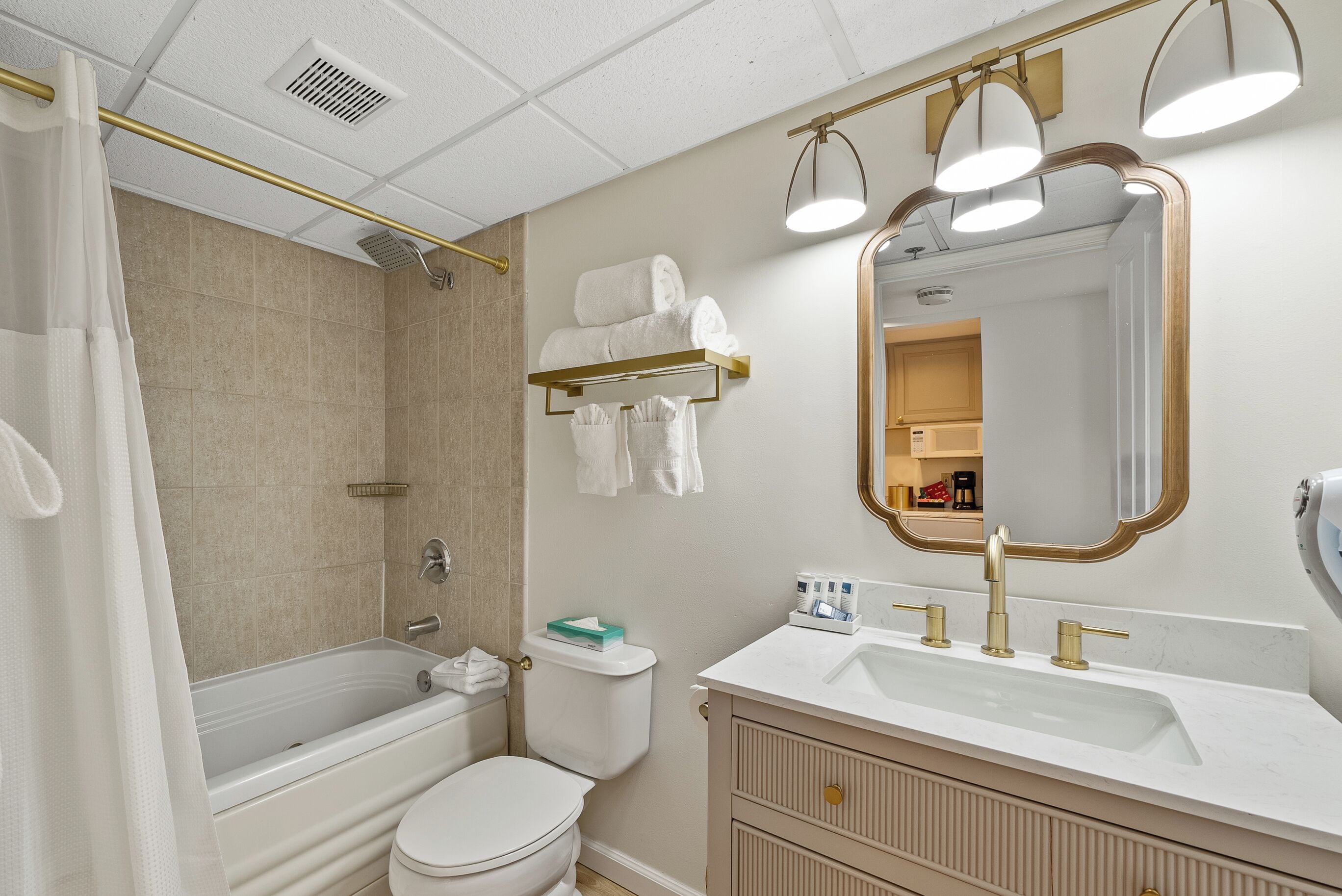 standard room, 1 king bed with sofa bed, lakeside | bathroom | combined shower/bathtub, jetted bath, rainfall showerhead