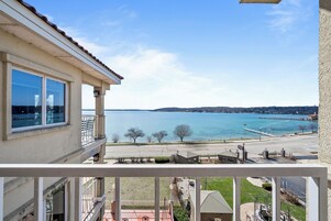 Suite, 2 Bedrooms | 1 bedroom, premium bedding, pillowtop beds, laptop workspace