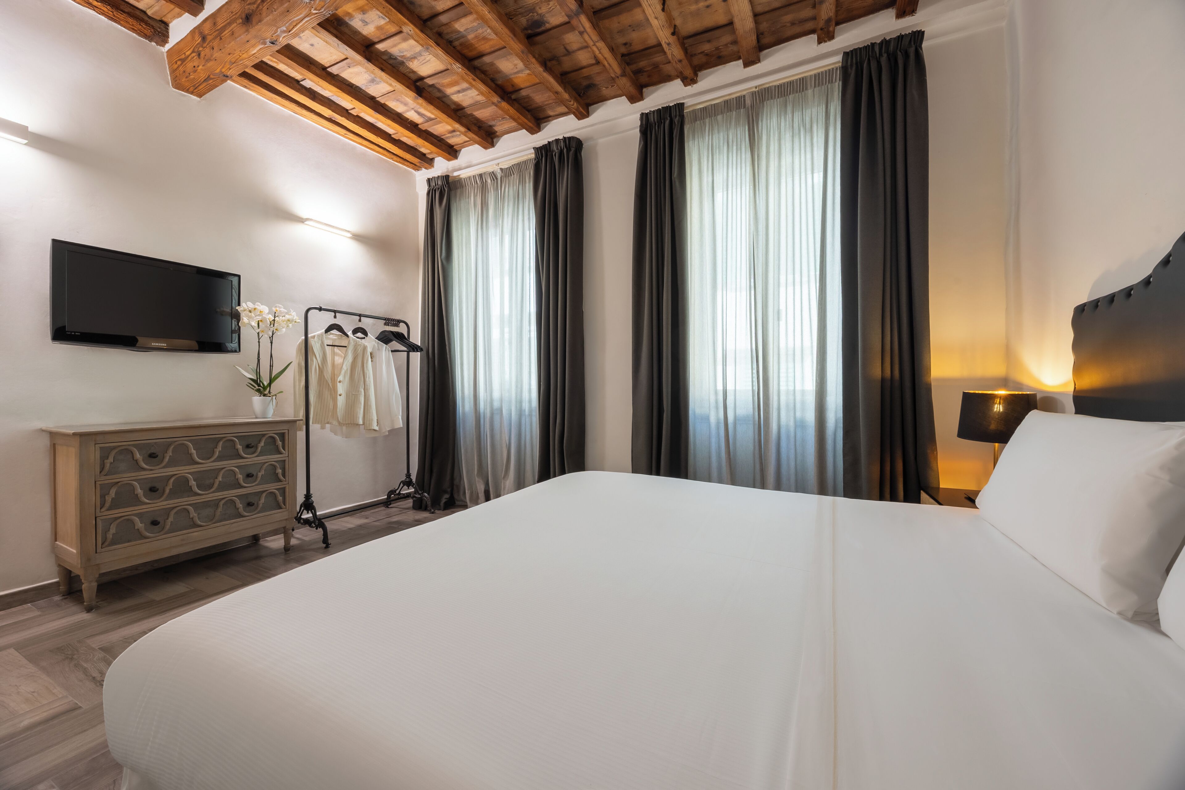 apartment, annex building (stair access only) | 1 bedroom, premium bedding, in-room safe, desk