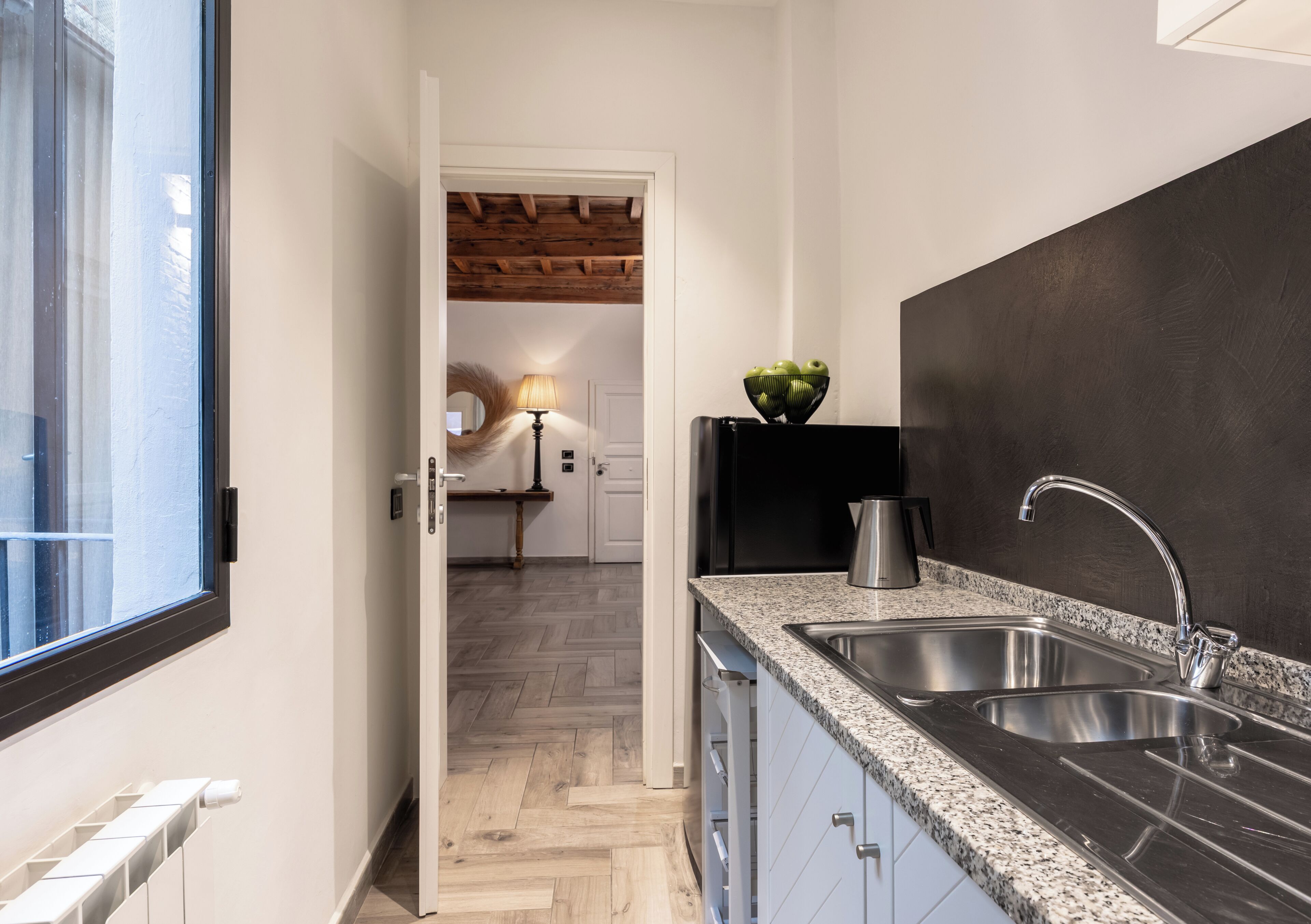 apartment, annex building (stair access only) | private kitchen | coffee/tea maker, electric kettle