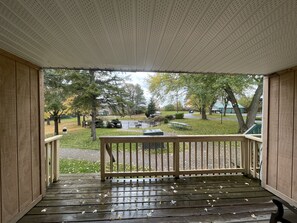 Zimmer, 2 Queen-Betten, Nichtraucher, Poolblick | Terrasse/Patio