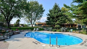 Sæsonbestemt udendørs pool