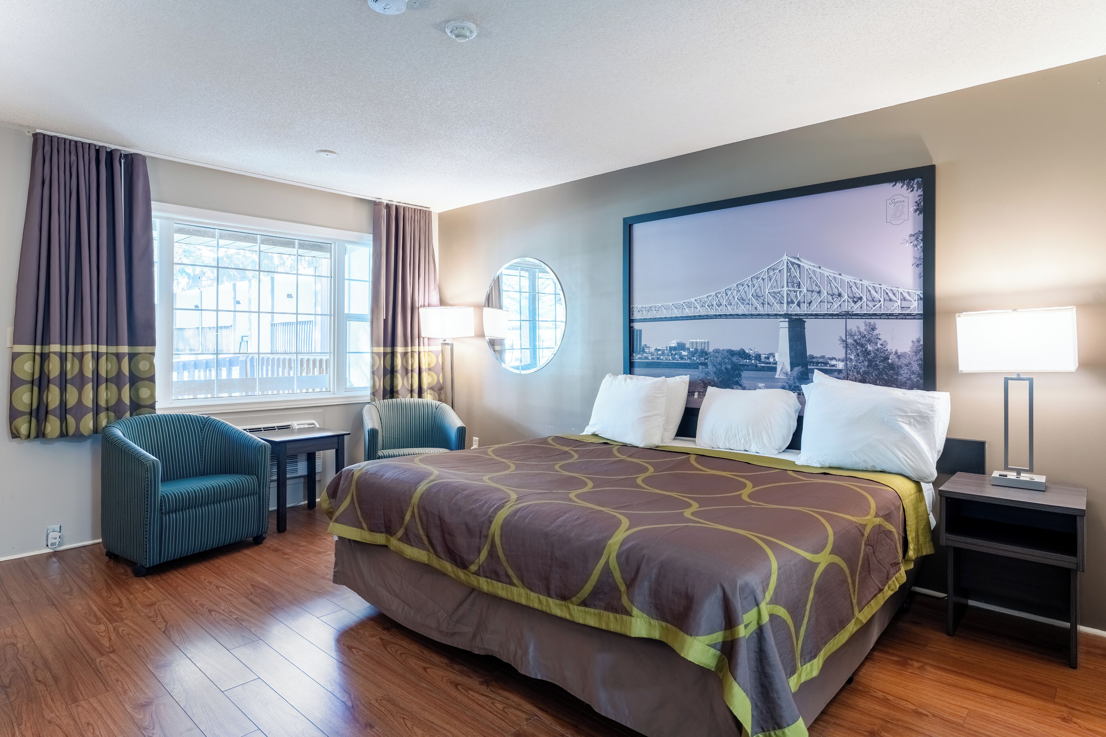 Deluxe Room, 1 King Bed, Non Smoking, Pool View | Desk, laptop workspace, blackout drapes, iron/ironing board