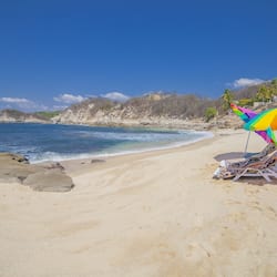Plage privée, serviettes de plage, voile