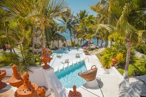 3 piscinas al aire libre, sillones reclinables de piscina