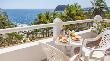 Honeymoon-Suite, 1 King-Bett, Terrasse, Meerblick | Blick vom Balkon