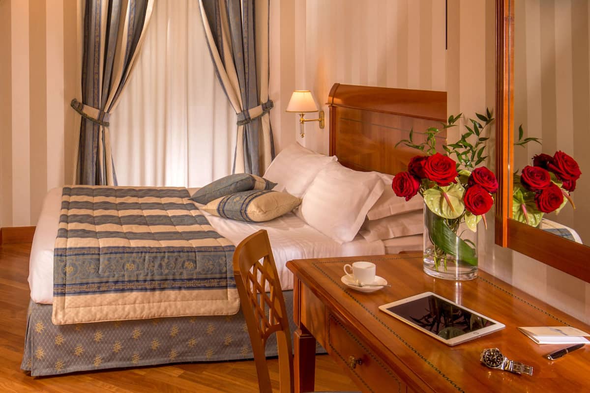 1 bedroom, premium bedding, minibar, in-room safe