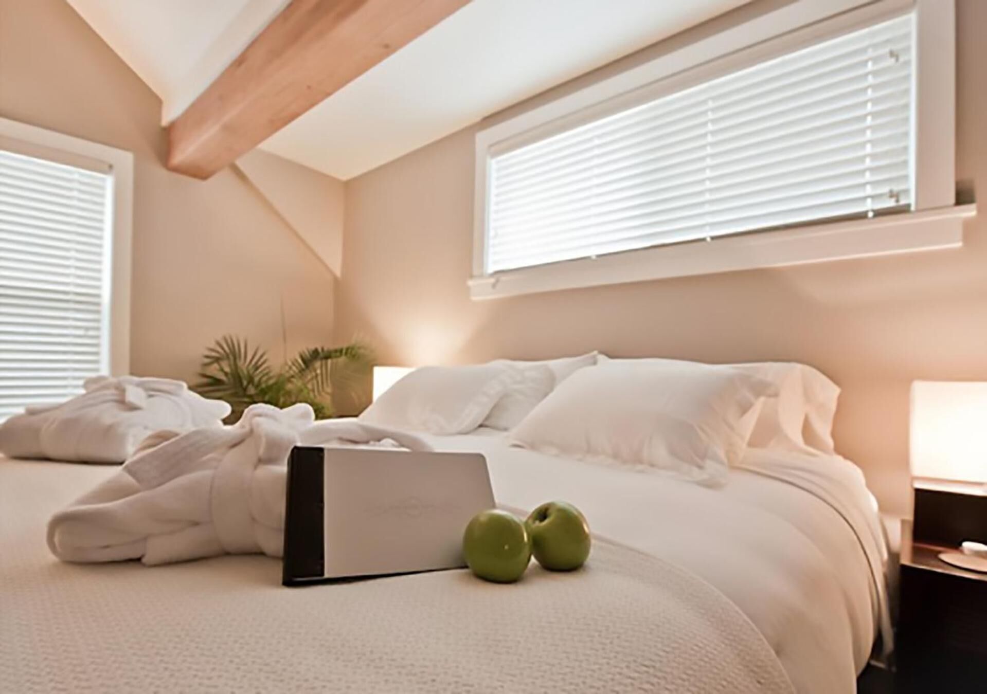 egyptian cotton sheets, premium bedding, individually decorated